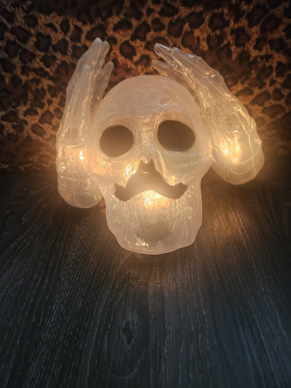 Skull Accent Light - Glowing Clear Halloween Decor